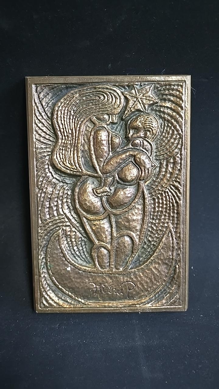 HENRY HEERUP, relief, brons, sign. Mor och barn. 23x15,5