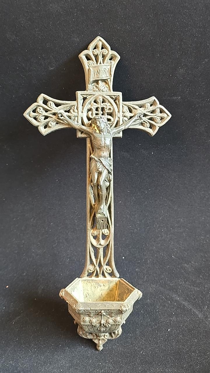 Väggkorsifiks Metal? Brons? Längd 29cm