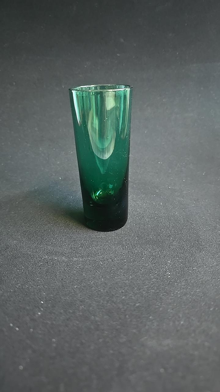 Äldre Gröna Snapsglas