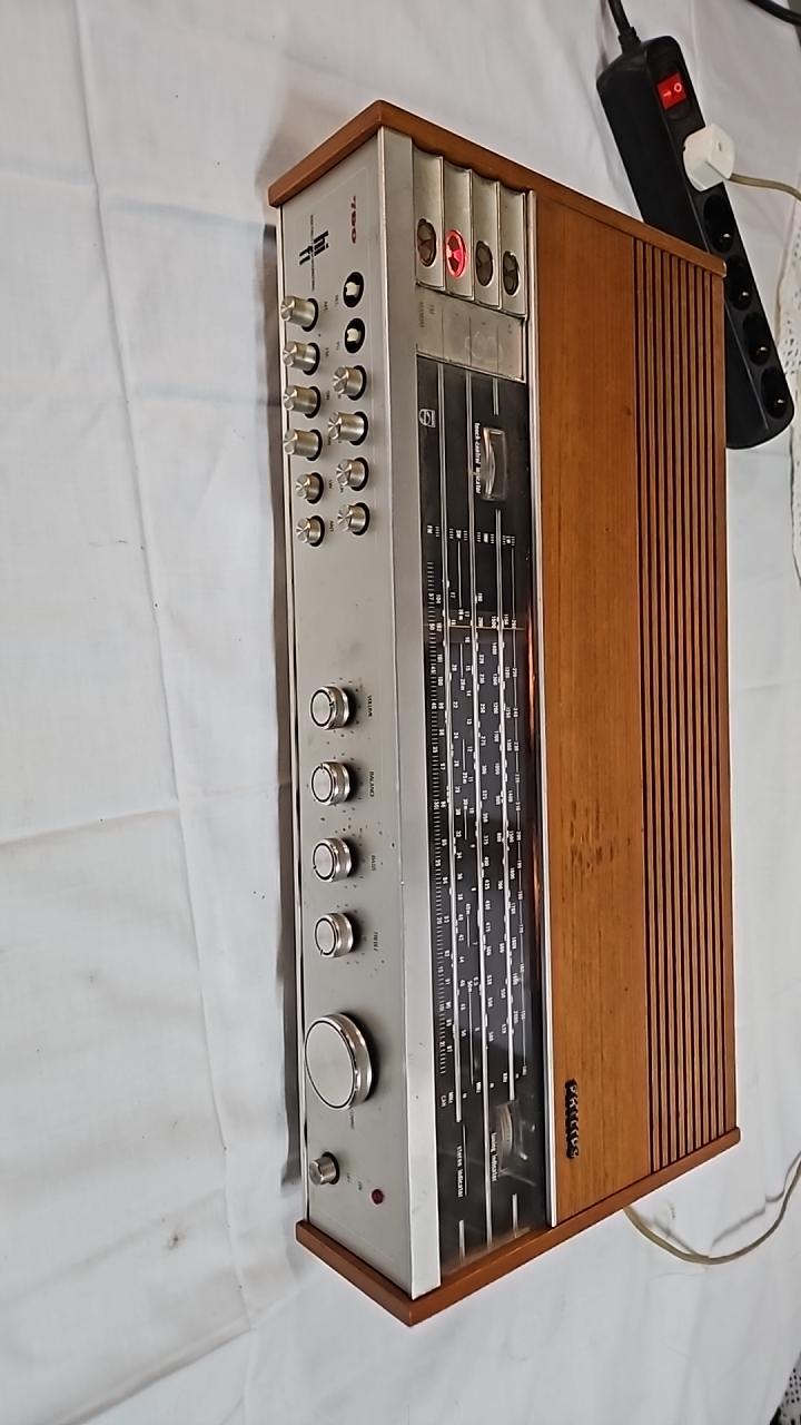 Vintage stereo receiver Philips 790