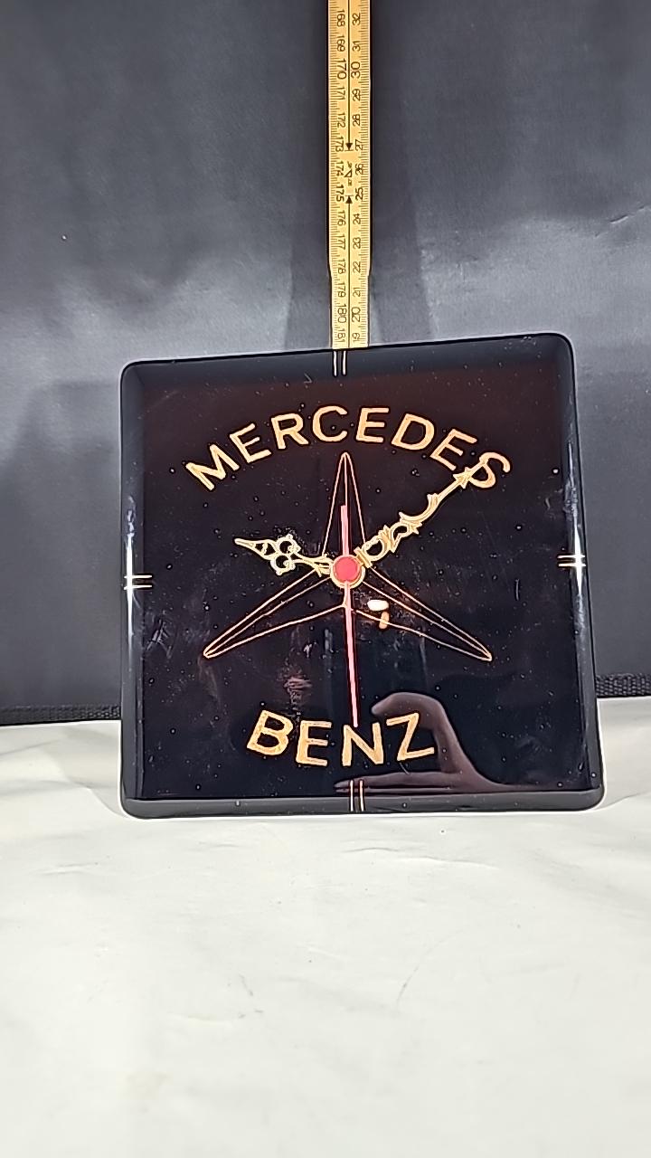 Mercedes Benz Väggklocka i Porslin