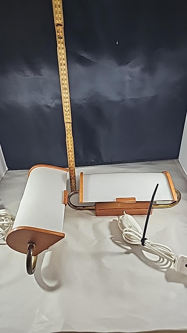 2 st vägg lampor Teak och mässing
