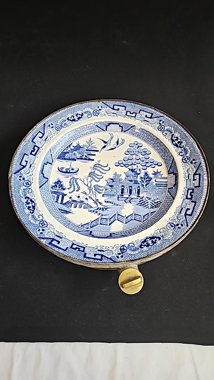 Asiatisk Tallrik med koppar