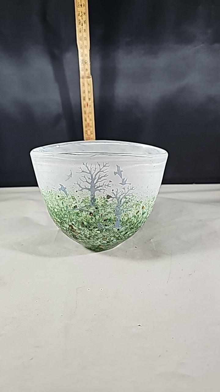 KJELL ENGMAN. Skål i konstglas, Kosta Boda. SIGNERAD