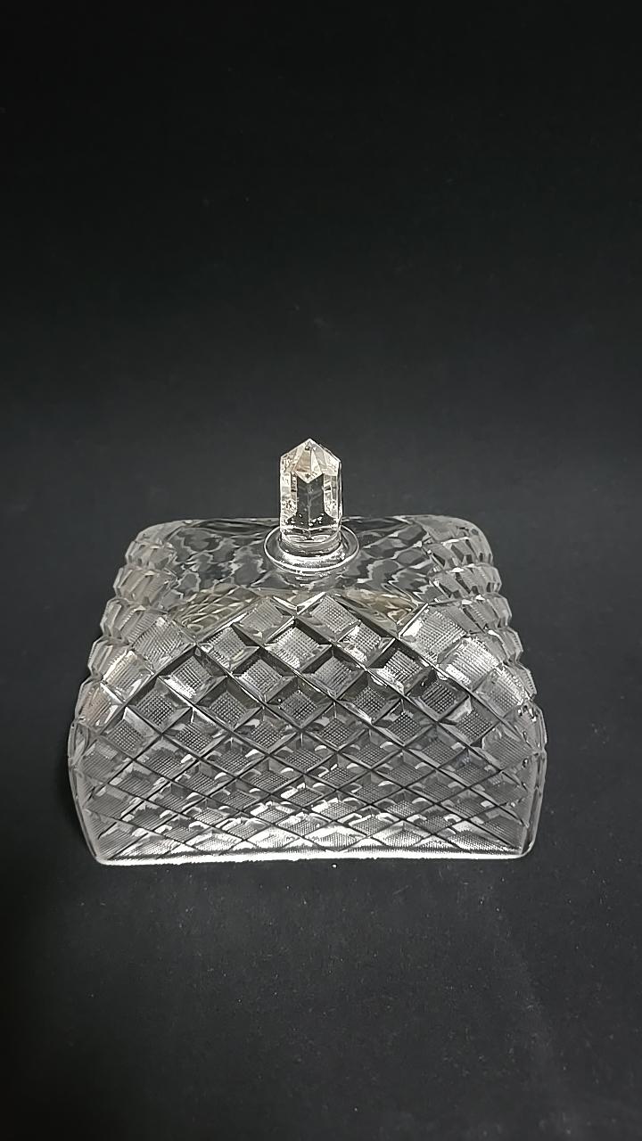 Ostkupa, Kristall, höjd 16cm längd 17cm