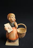 PORSELEINEN FIGUUR, meisje met mand, MJ Hummel, Goebel, W Duitsland