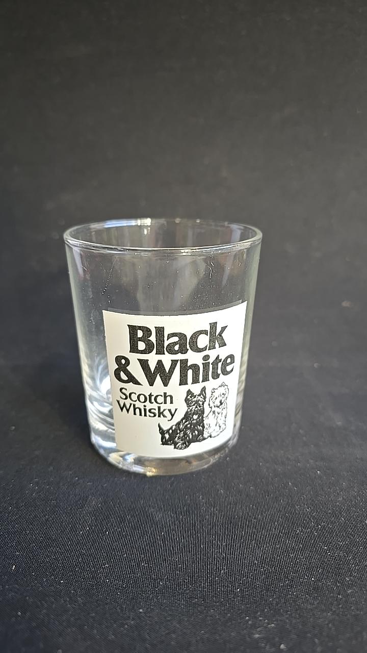 Glas whiskyglas samlarobjekt höjd 9cm