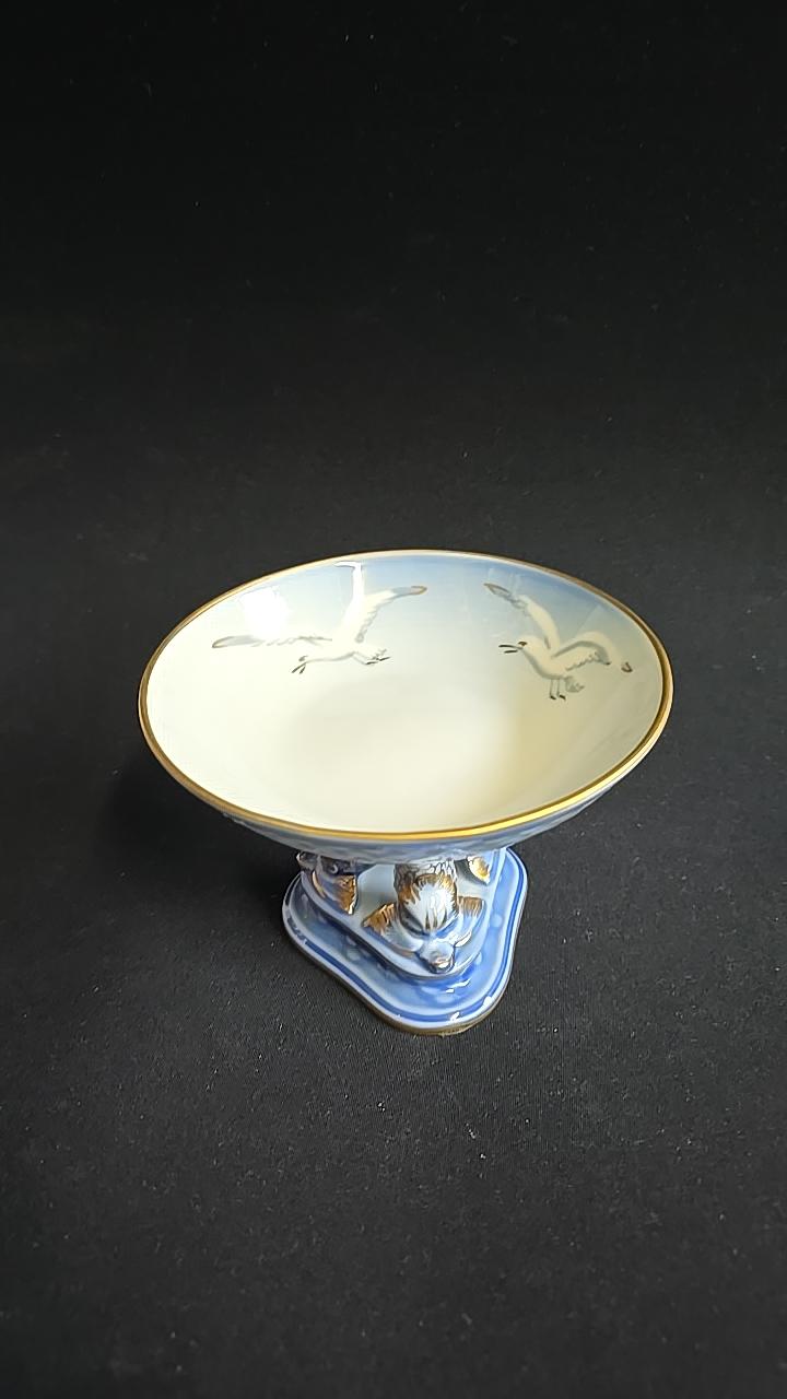 Skål på fot, porslin, Blå Måsen, Bing & Gröndahl, Danmark