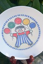 Ornamin Balo tallrik pojke med Ballonger Hörsägen Stig Lindberg design