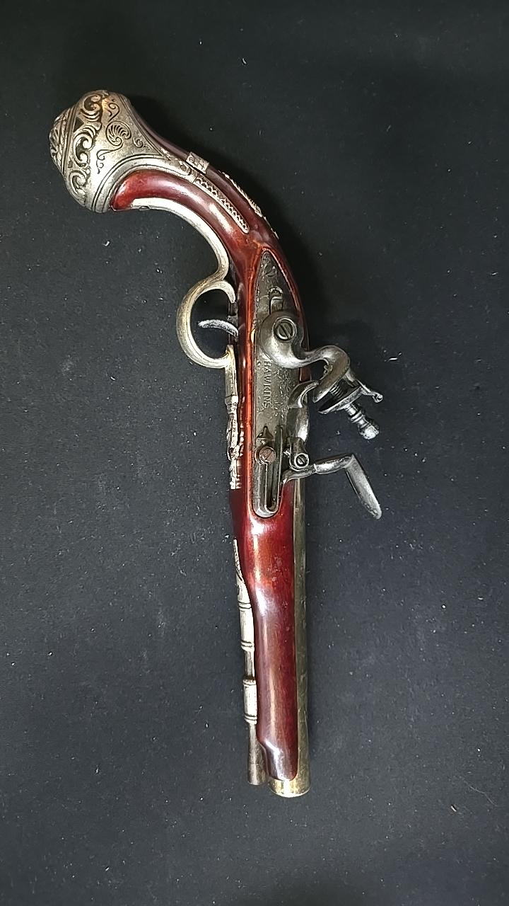 Prydnadspistol längd ca 35cm