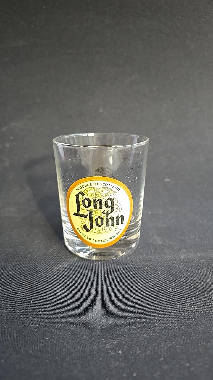 Glas whiskyglas samlarobjekt höjd 9cm