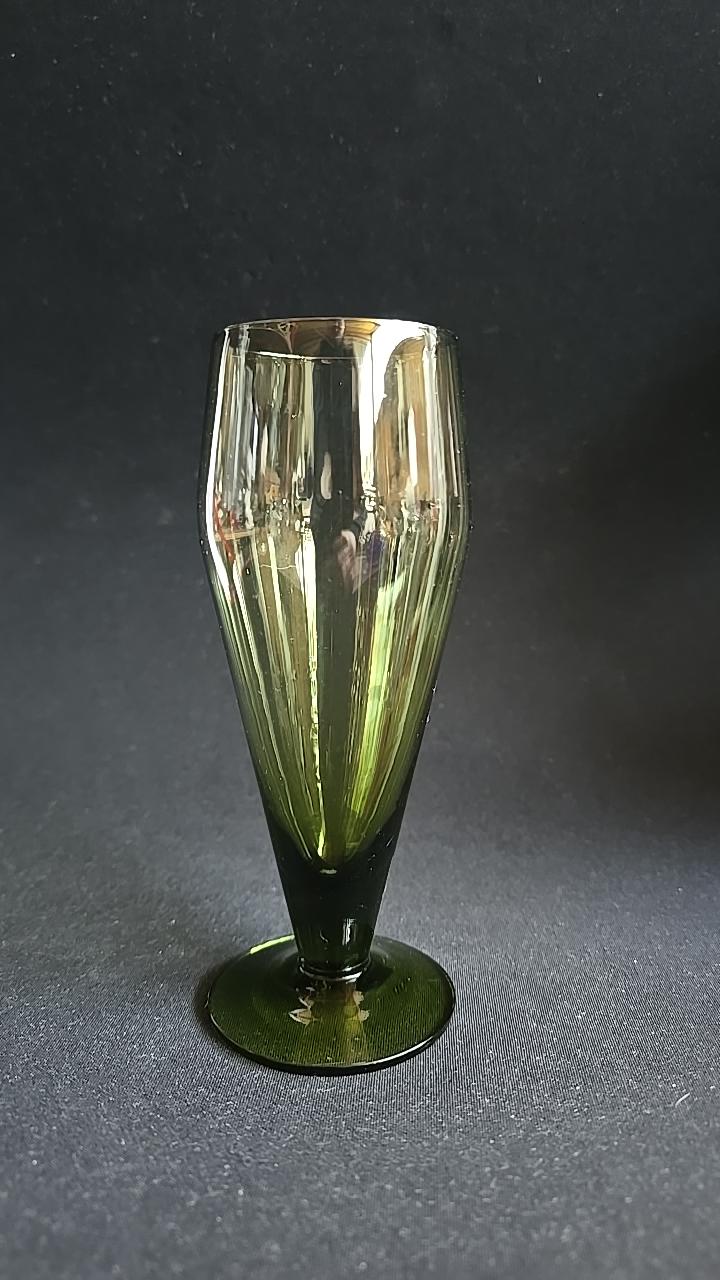 ÖLGLAS, gröntonat glas, 1900-talets mitt, 16cm