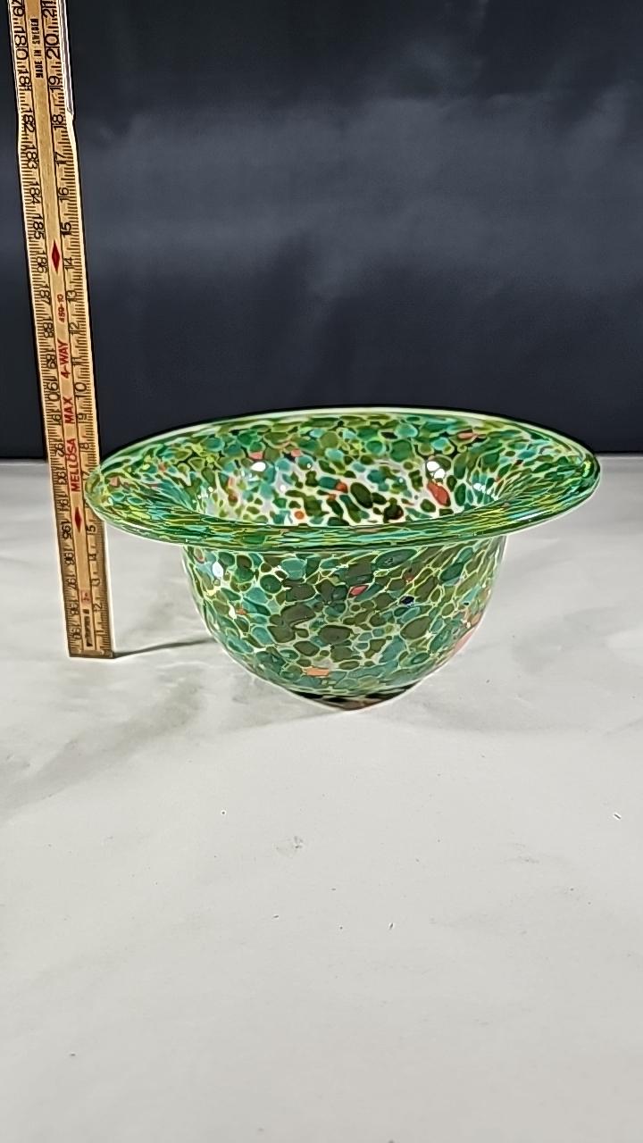 Glasskål grön/röd, 'Ulrica Hydman, BODA', SIGNERAD