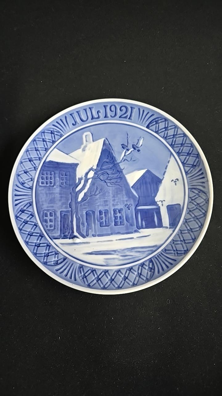 1921 Royal Copenhagen Jultallrik